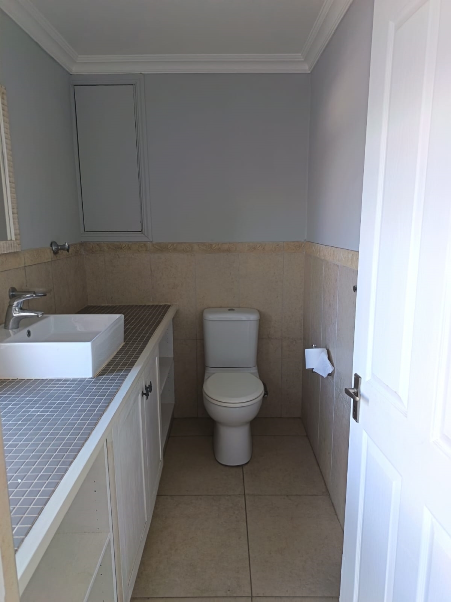 To Let 3 Bedroom Property for Rent in Jeffreys Bay Central Eastern Cape